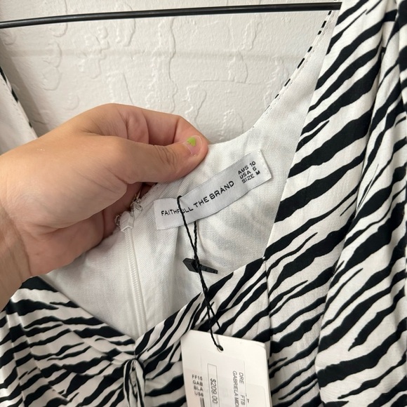 Faithfull The Brand Gabriela Zebra Stripe Black White Puff Sleeve Midi Dress M - Picture 8 of 10